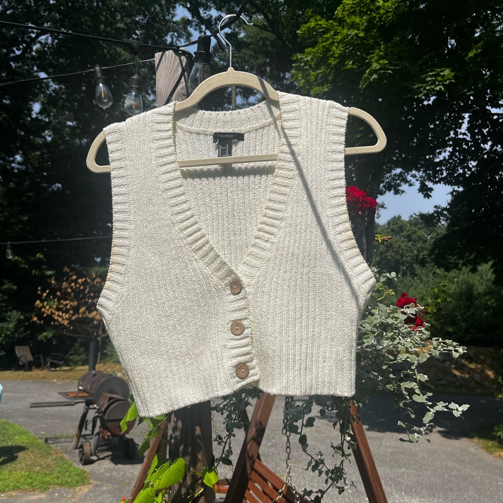 Knit Cropped Sweater Vest